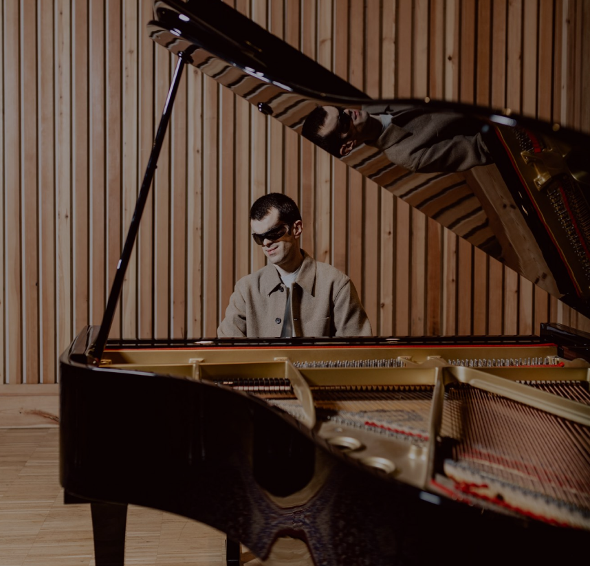 hombre-tocando-piano