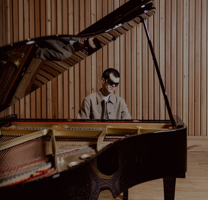 hombre-tocando-piano